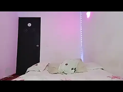 Snapshot of lucydreamm chatting on 09-27-25, 11:33 lucydreamm online show from 09-27-25, 11:33
