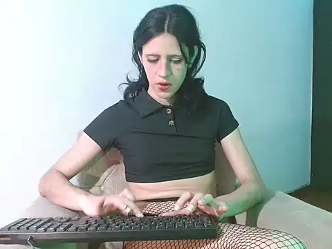 lucydreamm online show from 05-15-26, 12:30