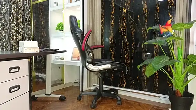 Snapshot of MissEscarleth chatting on 11-14-25, 02:59 MissEscarleth online show from 11-14-25, 02:59