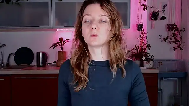 Elly Helly online show from 12-13-24, 08:37