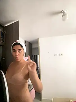 IsabelleFoxx  online show from 11-05-25, 08:12