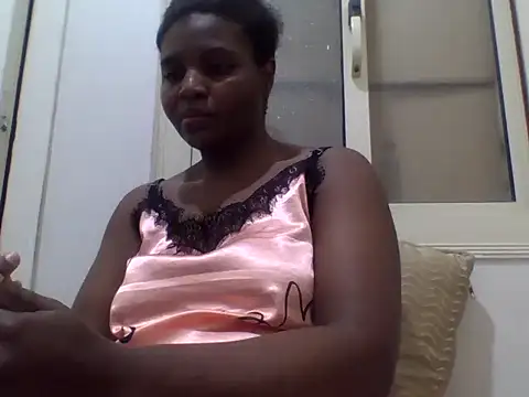 queenzuena online show from 05-08-26, 09:51