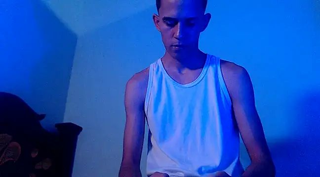 Snapshot of isaaclatino chatting on 03-21-25, 04:17 isaaclatino online show from 03-21-25, 04:17