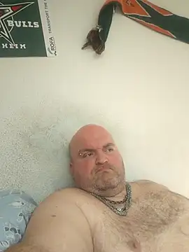 fickmonster2024 online show from 10-19-25, 08:39