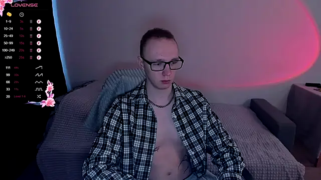 Snapshot of Alex_silents chatting on 10-17-25, 10:39 Alex silents online show from 10-17-25, 10:39