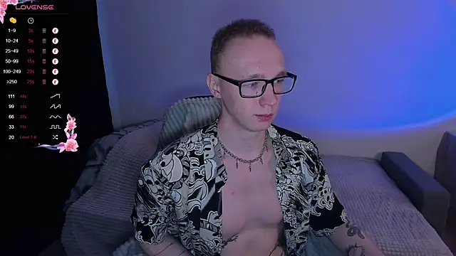 Snapshot of Alex_silents chatting on 10-15-25, 12:35 Alex silents online show from 10-15-25, 12:35