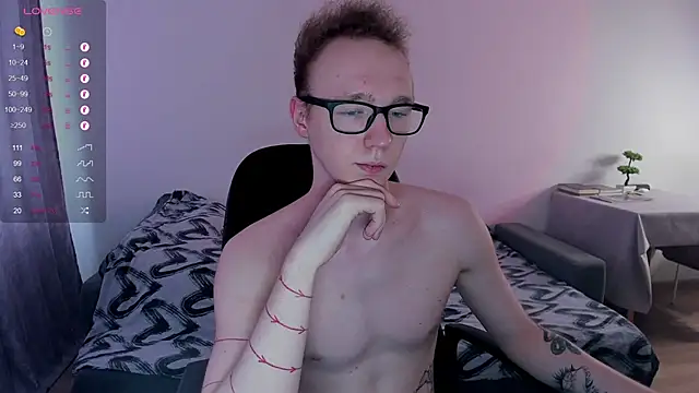 Snapshot of Alex_silents chatting on 02-24-25, 10:04 Alex silents online show from 02-24-25, 10:04