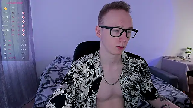 Snapshot of Alex_silents chatting on 03-18-25, 10:07 Alex silents online show from 03-18-25, 10:07