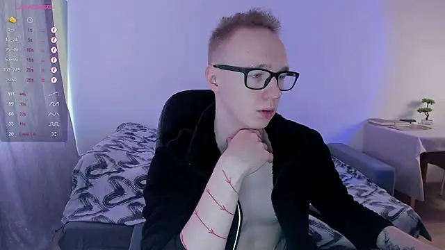 Snapshot of Alex_silents chatting on 03-05-25, 10:11 Alex silents online show from 03-05-25, 10:11