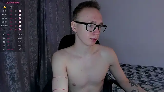 Snapshot of Alex_silents chatting on 03-08-25, 04:17 Alex silents online show from 03-08-25, 04:17