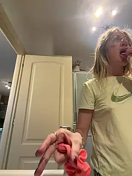 Snapshot of casalinga88 chatting on 04-12-26, 08:50 casalinga88 online show from 04-12-26, 08:50