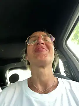 Snapshot of casalinga88 chatting on 06-21-26, 04:02 casalinga88 online show from 06-21-26, 04:02