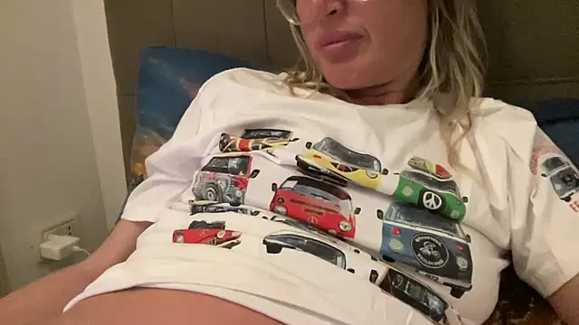 Snapshot of casalinga88 chatting on 04-15-26, 07:58 casalinga88 online show from 04-15-26, 07:58