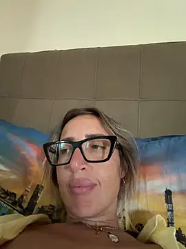 Snapshot of casalinga88 chatting on 06-28-26, 04:13 casalinga88 online show from 06-28-26, 04:13