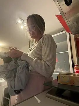 Snapshot of casalinga88 chatting on 03-26-26, 12:36 casalinga88 online show from 03-26-26, 12:36