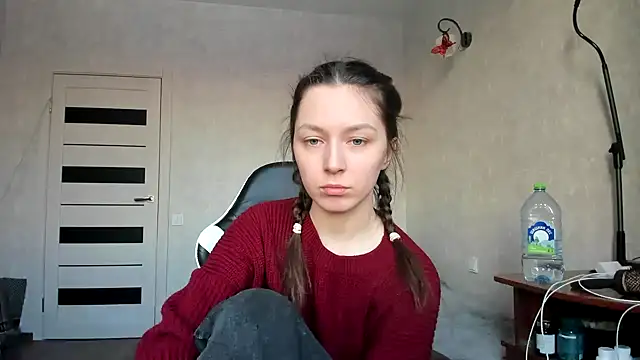 Adela Vetta online show from 02-25-25, 02:04