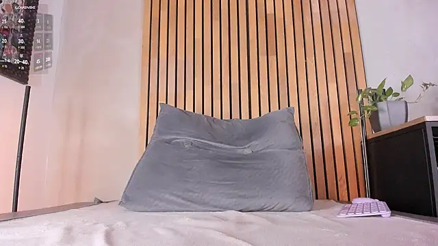 honeyhot69   online show from 06-26-26, 11:05