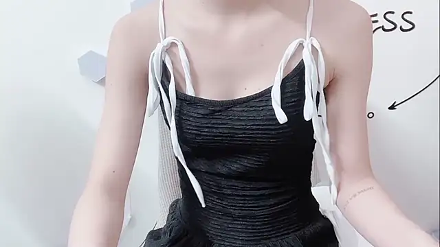 Sarah-ery online show from 04-10-26, 01:12