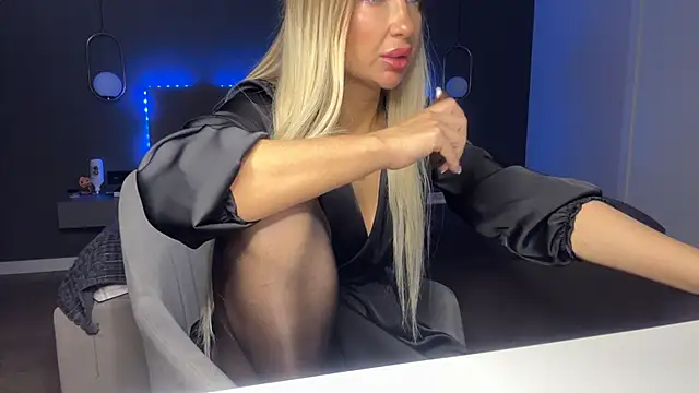 KristalNight online show from 12-04-25, 04:44