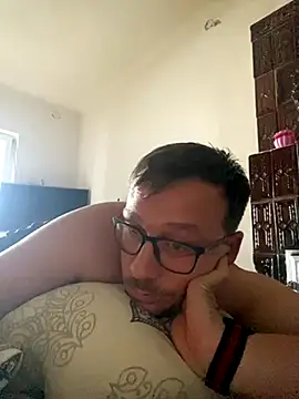 ionut9879 online show from 09-12-25, 12:16