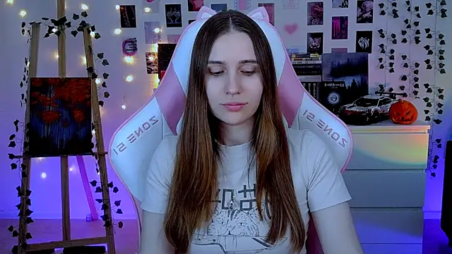 AliceCharmy online show from 10-23-25, 05:28