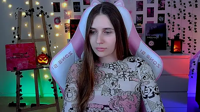 AliceCharmy online show from 10-24-25, 05:50