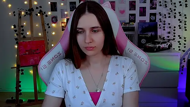 AliceCharmy online show from 10-26-25, 05:41