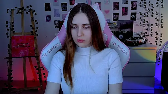 AliceCharmy online show from 10-17-25, 06:28