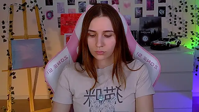 AliceCharmy online show from 02-14-25, 02:44