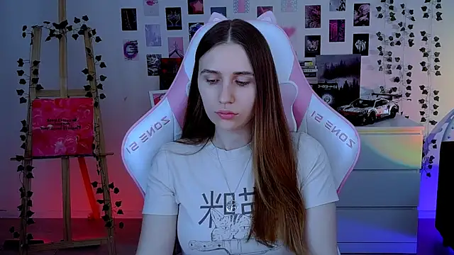 AliceCharmy online show from 10-19-25, 06:27