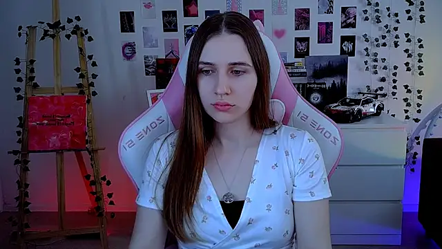 AliceCharmy online show from 10-16-25, 05:27