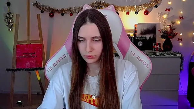 AliceCharmy online show from 12-21-25, 10:50