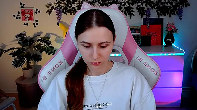 AliceCharmy online show from 04-15-26, 02:43