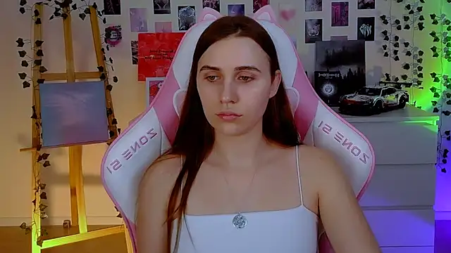 AliceCharmy online show from 02-18-25, 04:03