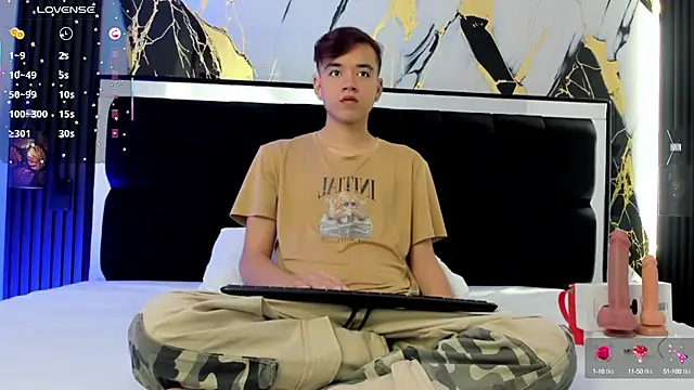 Snapshot of bunny_maxi chatting on 10-05-25, 12:29 bunny maxi online show from 10-05-25, 12:29