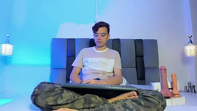 Snapshot of bunny_maxi chatting on 10-15-25, 12:35 bunny maxi online show from 10-15-25, 12:35