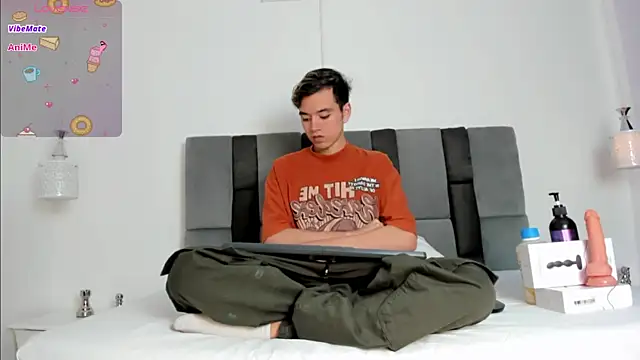 Snapshot of bunny_maxi chatting on 03-19-25, 12:34 bunny maxi online show from 03-19-25, 12:34