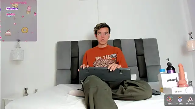 Snapshot of bunny_maxi chatting on 03-19-25, 03:40 bunny maxi online show from 03-19-25, 03:40