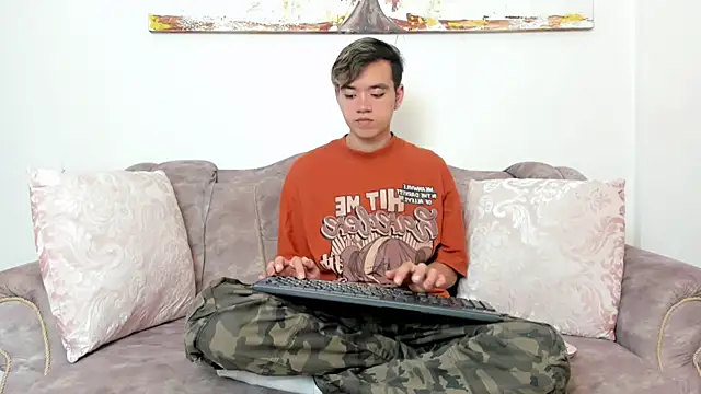 Snapshot of bunny_maxi chatting on 03-11-25, 12:17 bunny maxi online show from 03-11-25, 12:17