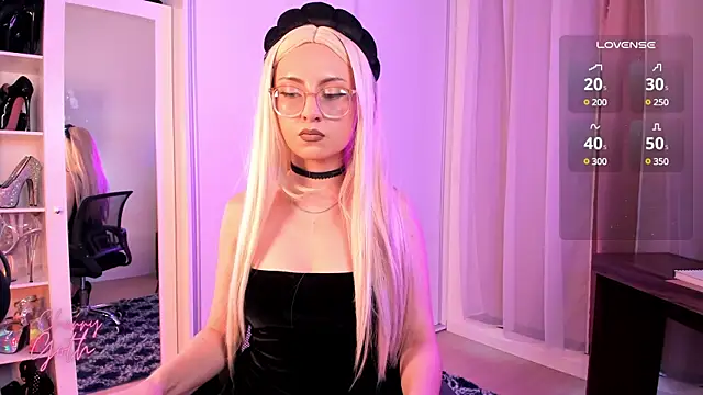 Snapshot of CherryGoth chatting on 12-18-24, 03:55 CherryGoth online show from 12-18-24, 03:55