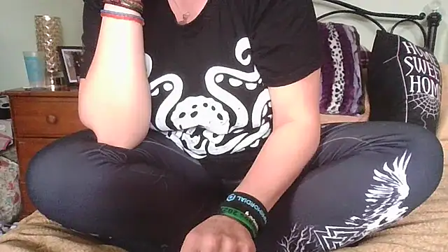 Snapshot of MissKisu chatting on 10-28-25, 11:09 MissKisu online show from 10-28-25, 11:09