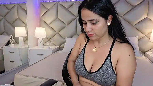 Brenda Garcia online show from 09-18-25, 07:50