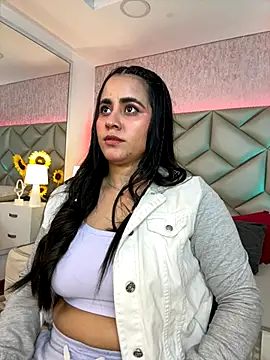 Brenda Garcia online show from 11-06-25, 08:13