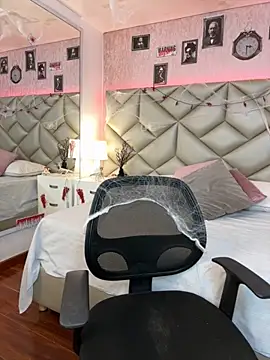 Brenda Garcia online show from 10-19-25, 12:08