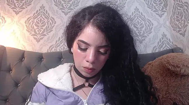 Snapshot of EmmaCowperr chatting on 03-11-25, 03:23 EmmaCowperr online show from 03-11-25, 03:23