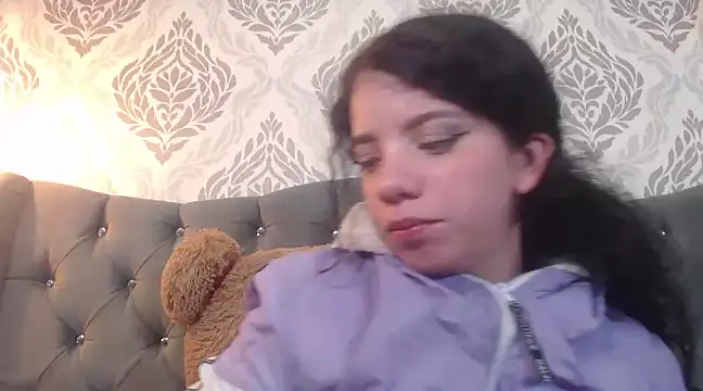 Snapshot of EmmaCowperr chatting on 02-26-25, 07:42 EmmaCowperr online show from 02-26-25, 07:42