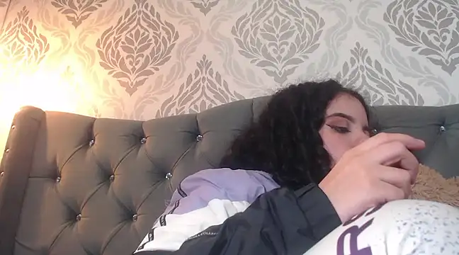 Snapshot of EmmaCowperr chatting on 03-06-25, 07:10 EmmaCowperr online show from 03-06-25, 07:10