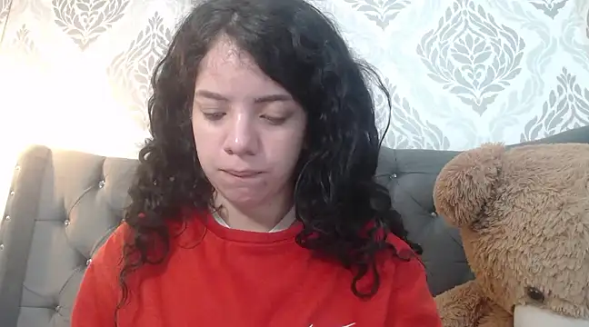 Snapshot of EmmaCowperr chatting on 02-24-25, 01:21 EmmaCowperr online show from 02-24-25, 01:21