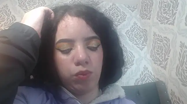 Snapshot of EmmaCowperr chatting on 03-21-25, 02:51 EmmaCowperr online show from 03-21-25, 02:51