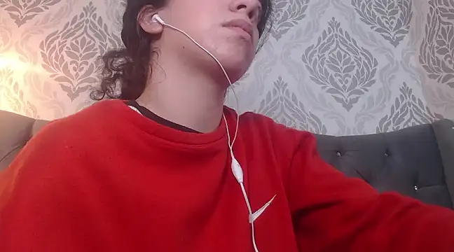 Snapshot of EmmaCowperr chatting on 02-26-25, 01:32 EmmaCowperr online show from 02-26-25, 01:32